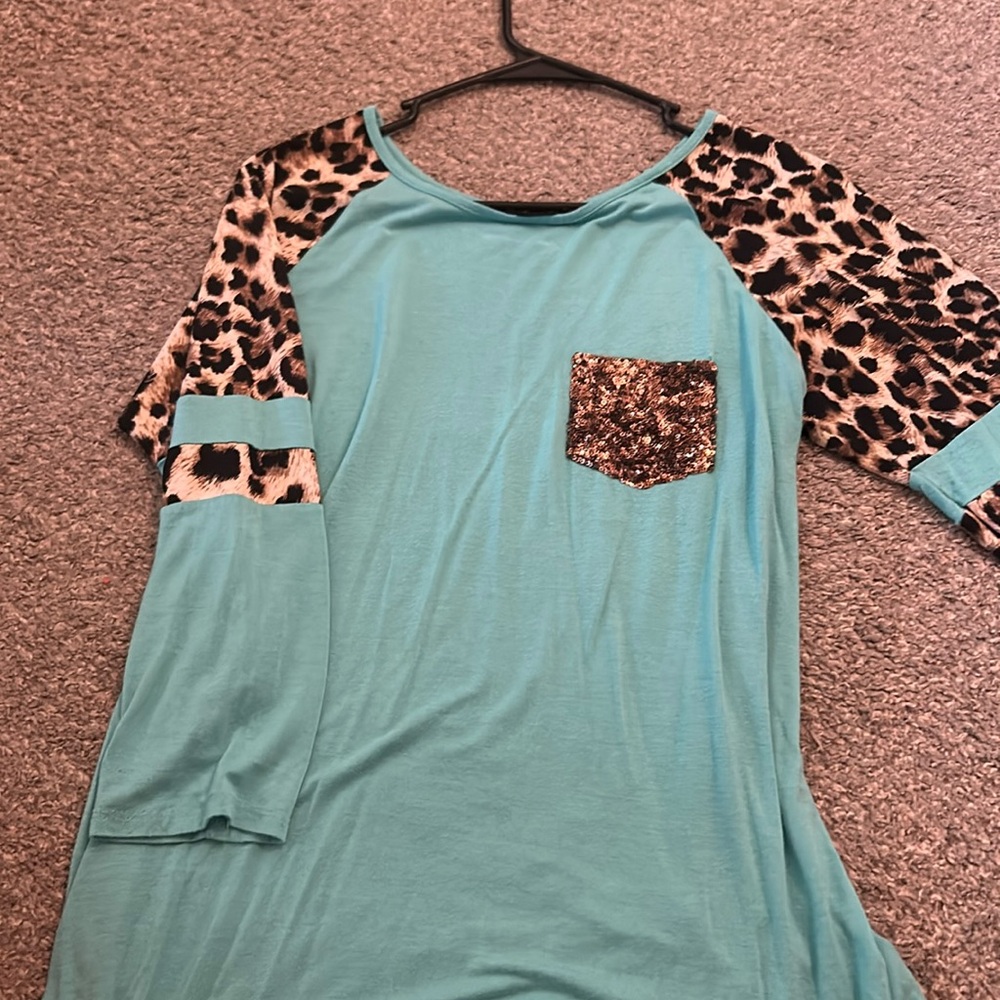 Rhinstone divaz half sleeve top
